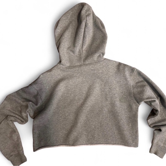 Reworked Gray Cropped Hoodie with Vintage Floral Heart terry cloth Design - Picture 2 of 5